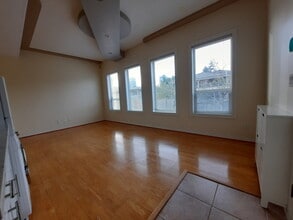 5283 Chesham Ave in Burnaby, BC - Building Photo - Building Photo