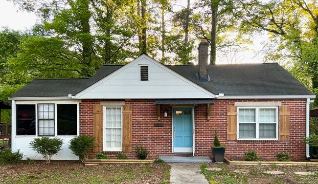 property at 3033 Lake Ave