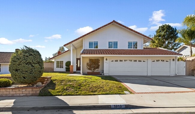1815 Vía Palomares in San Dimas, CA - Building Photo - Building Photo
