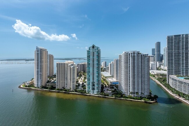 325 S Biscayne Blvd, Unit 3915 in Miami, FL - Building Photo - Building Photo