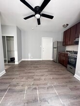 4756 N Maplewood Ave, Unit 211 in Chicago, IL - Foto de edificio - Building Photo