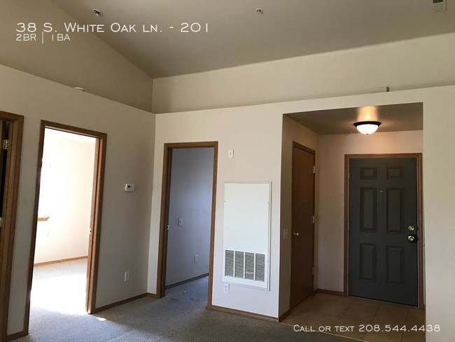 38 S White Oak Ln-Unit -201 in Nampa, ID - Building Photo - Building Photo