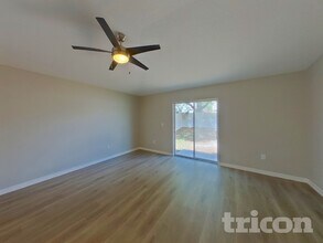 8440 Hunters Fork Loop in Ruskin, FL - Building Photo - Building Photo