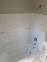 23352 Powell Ave in Hazel Park, MI - Foto de edificio - Building Photo