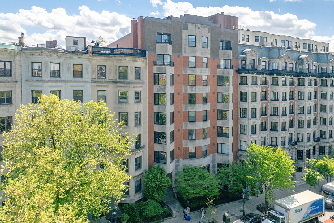 Windsor Place in Boston, MA - Building Photo