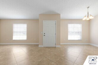 9 Prince Kaarel Ln in Palm Coast, FL - Building Photo - Building Photo