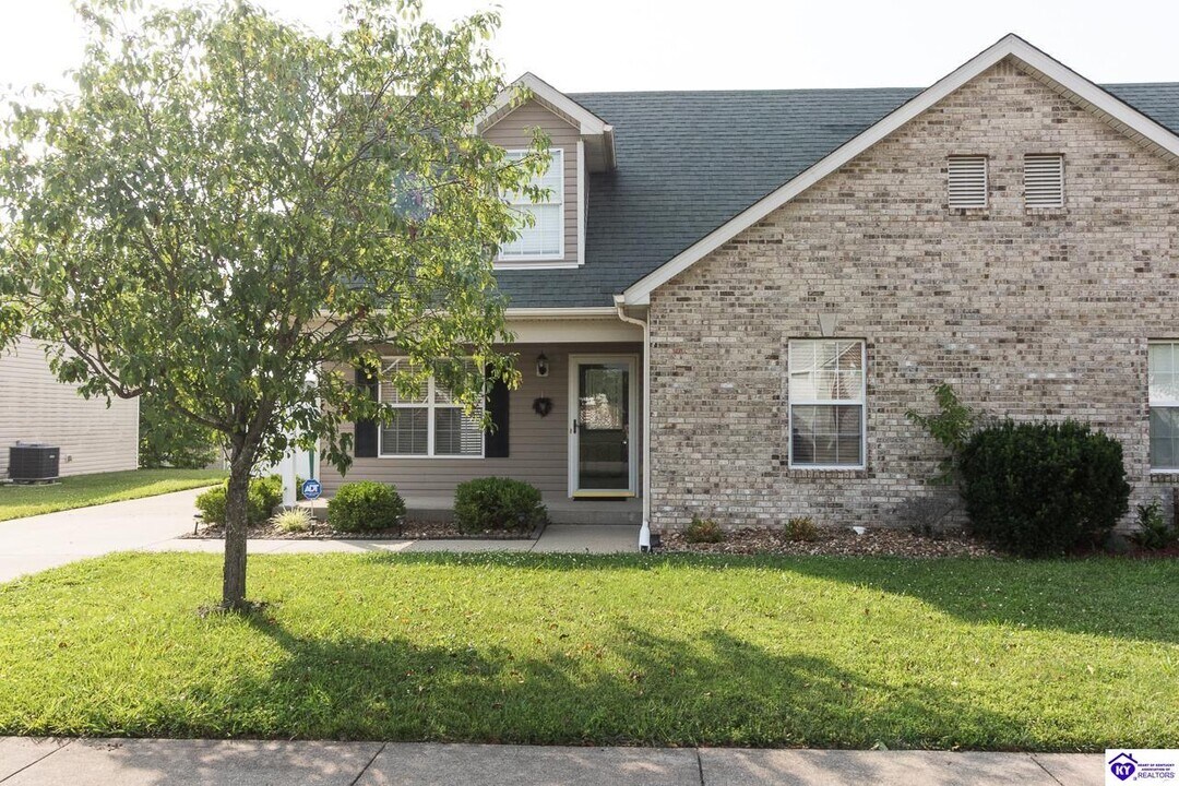 212 Applewood Ln in Elizabethtown, KY - Building Photo