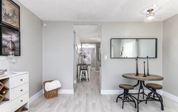 221 C St in Lake Worth Beach, FL - Building Photo - Building Photo