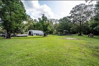 435 County Rd 3310 in Cleveland, TX - Foto de edificio - Building Photo