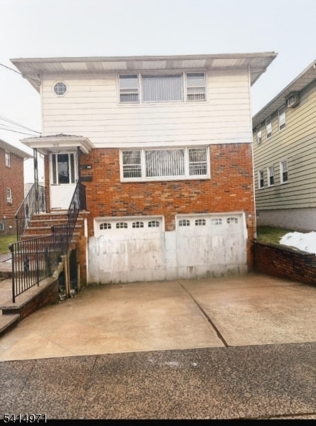 property at 318 Kennedy Dr