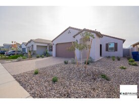 12517 W Luxton Ln in Avondale, AZ - Building Photo