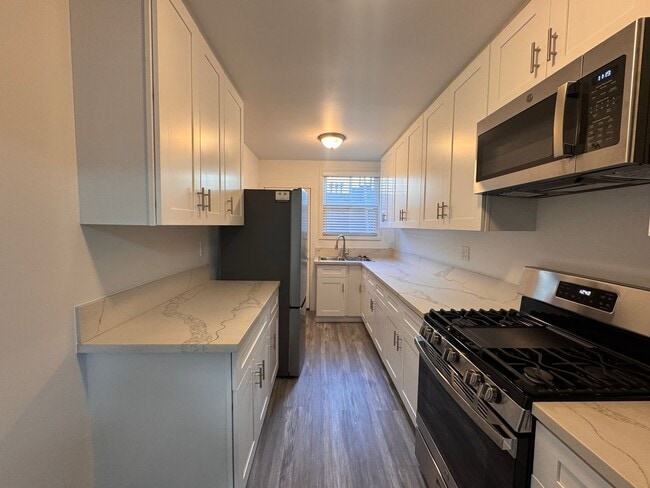 456 N Westmoreland Ave in Los Angeles, CA - Building Photo - Building Photo