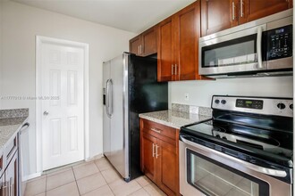 4050 SW 58th Ave in West Park, FL - Building Photo - Building Photo