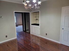 11300 N Pennsylvania Ave, Unit 113 in Oklahoma City, OK - Building Photo - Building Photo