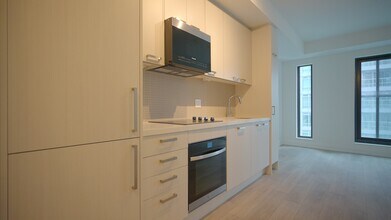 20-2420 Soudan Ave in Toronto, ON - Building Photo - Building Photo