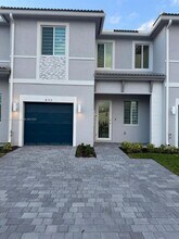 633 SE 13th St Cir in Homestead, FL - Building Photo - Building Photo