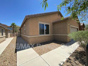 1000 Aspen Cliff Dr in Henderson, NV - Building Photo - Building Photo