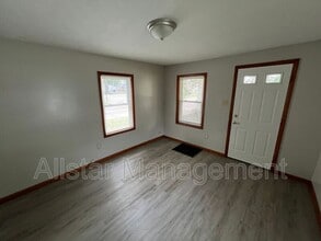 825 W Highland Ave in Ravenna, OH - Building Photo - Building Photo