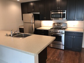 Lexington in Milwaukee, WI - Building Photo - Building Photo