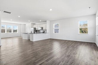 738 Dorset Strm Dr in Fuquay Varina, NC - Building Photo - Building Photo