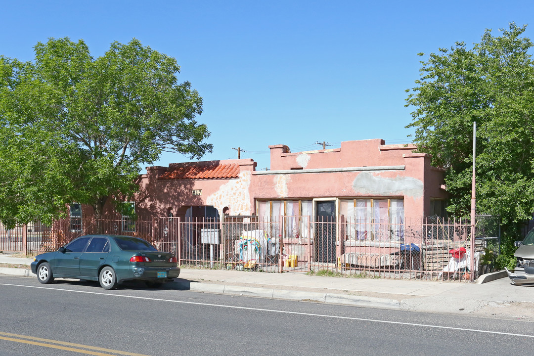 817 2nd St SW in Albuquerque, NM - Foto de edificio