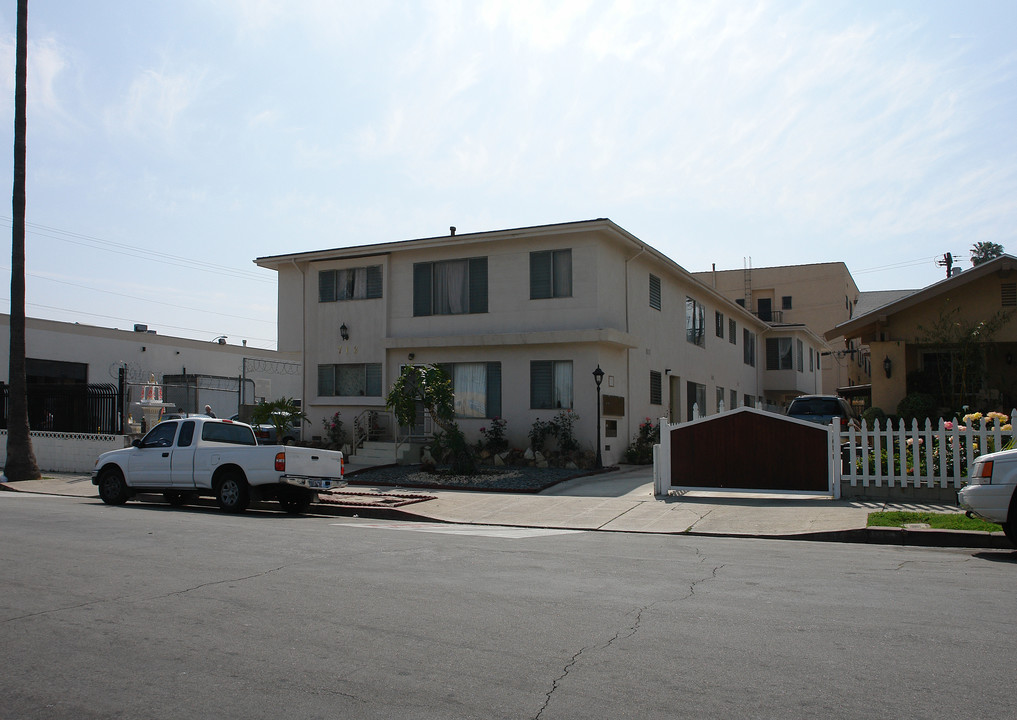 713 N Harvard Blvd in Los Angeles, CA - Building Photo