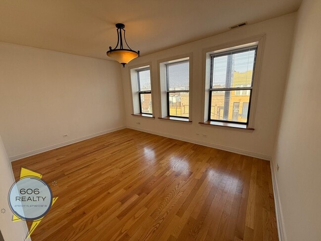 property at 5207 W Belmont Ave