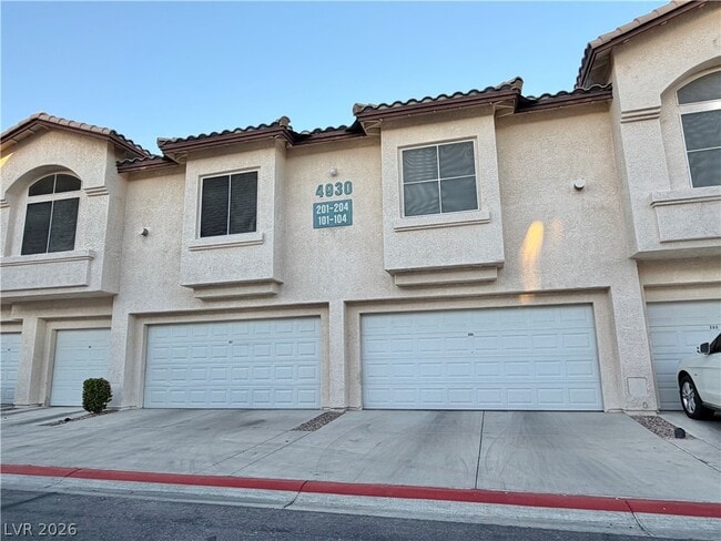 4930 Black Bear Rd in Las Vegas, NV - Building Photo - Building Photo