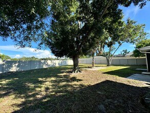 305 Bay Vista Ave in Osprey, FL - Building Photo - Building Photo