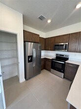 196 NE 13th Ave in Homestead, FL - Building Photo - Building Photo