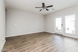 1119 S Stapley Dr in Mesa, AZ - Building Photo - Building Photo