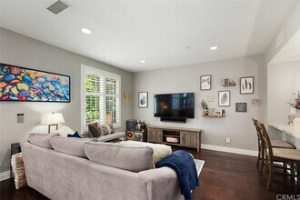 3401 S Main St, Unit H in Santa Ana, CA - Building Photo - Building Photo