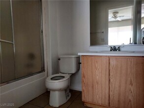 6424 Hayden Peak Ln in Las Vegas, NV - Building Photo - Building Photo