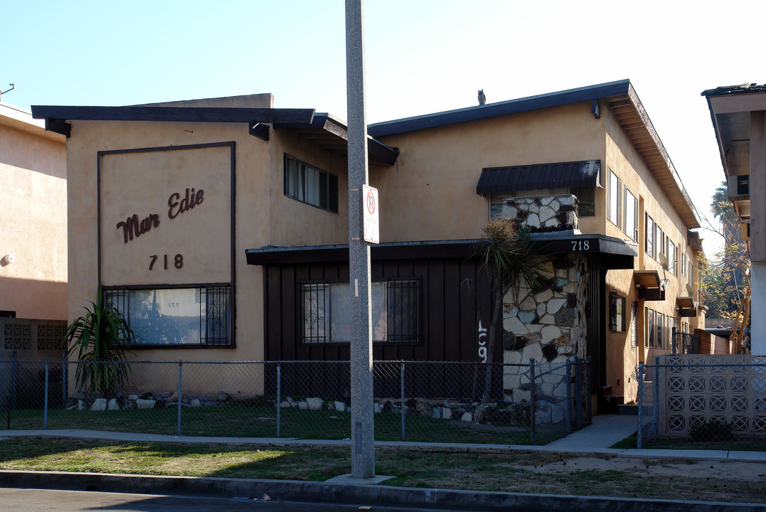 718 S Myrtle Ave in Inglewood, CA - Building Photo