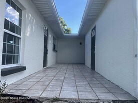 2027 Wallace Ave in Melbourne, FL - Building Photo