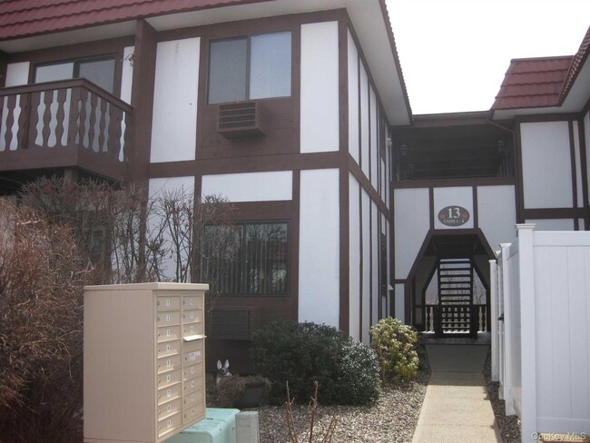 property at 14 06-13-6 Skyline Dr