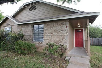 12331 Alderbrook Dr in Austin, TX - Building Photo - Building Photo
