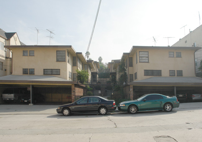 176-180 S Mountain View Ave in Los Angeles, CA - Foto de edificio - Building Photo