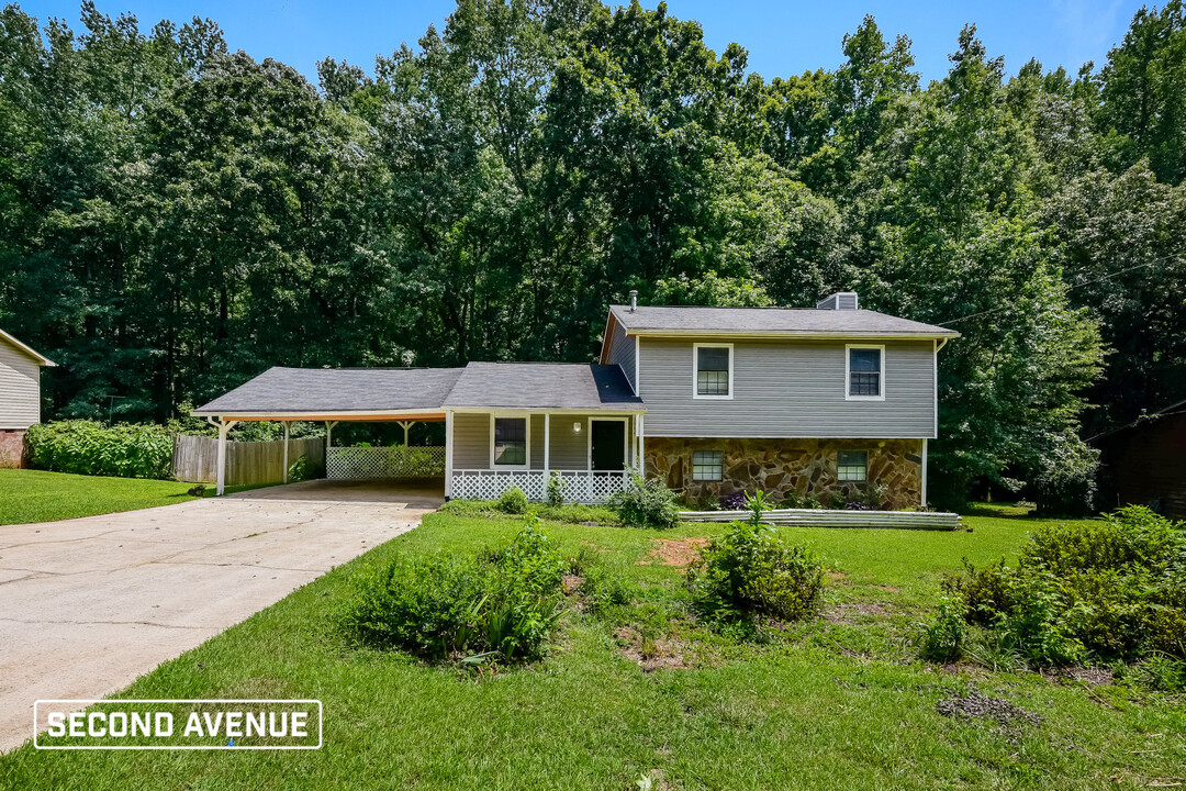 70 Burnt Hickory Ct in Stockbridge, GA - Building Photo