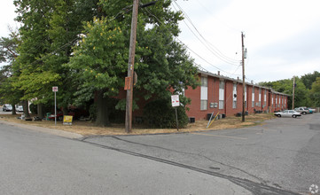 60 West Apartments in Shawnee, KS - Foto de edificio - Building Photo