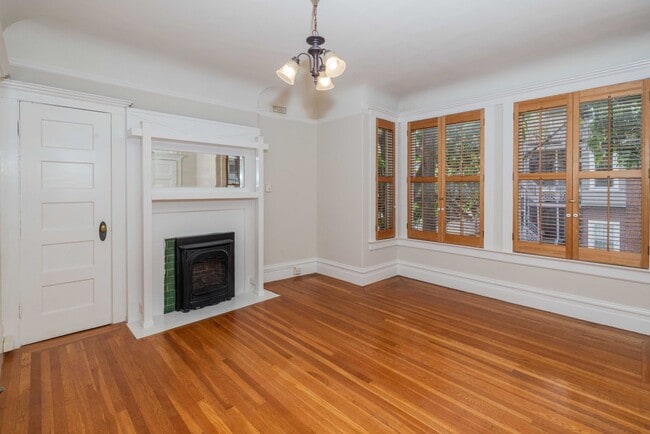 property at 5 Danvers St