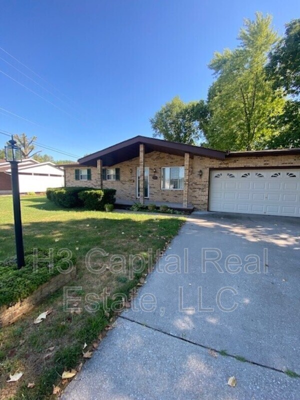 property at 2542 Buenger Blvd
