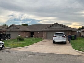 10220 Lilac Ln in Waco, TX - Building Photo