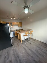 8325 W Manchester Ave, Unit C in Los Angeles, CA - Building Photo - Building Photo