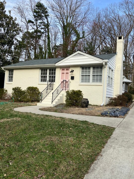 2106 Cleburne St in Greensboro, NC - Building Photo