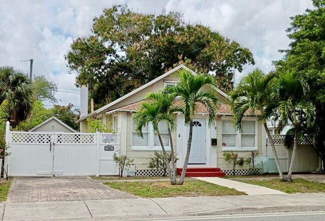 property at 205 S Federal Hwy