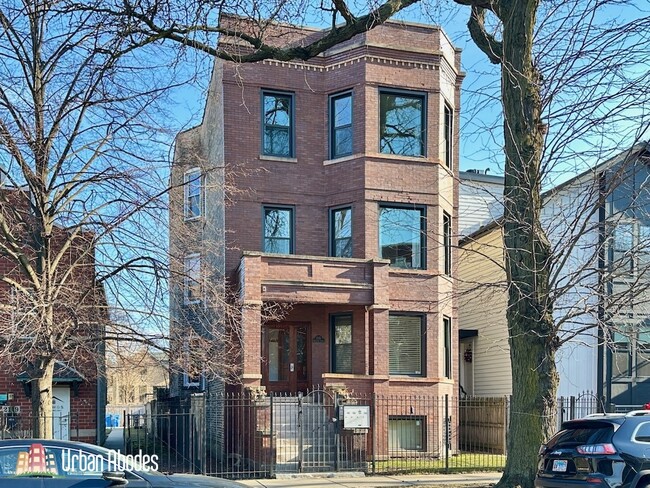 2115 N Spaulding Ave, Unit J09P in Chicago, IL - Building Photo - Building Photo