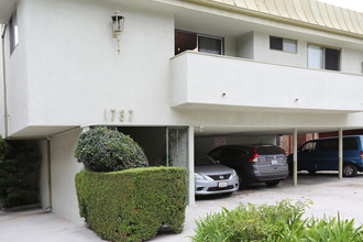 1737 Camden Ave in Los Angeles, CA - Building Photo - Building Photo