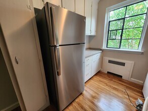 105 Longwood Ave, Unit 91-6 in Brookline, MA - Foto de edificio - Building Photo