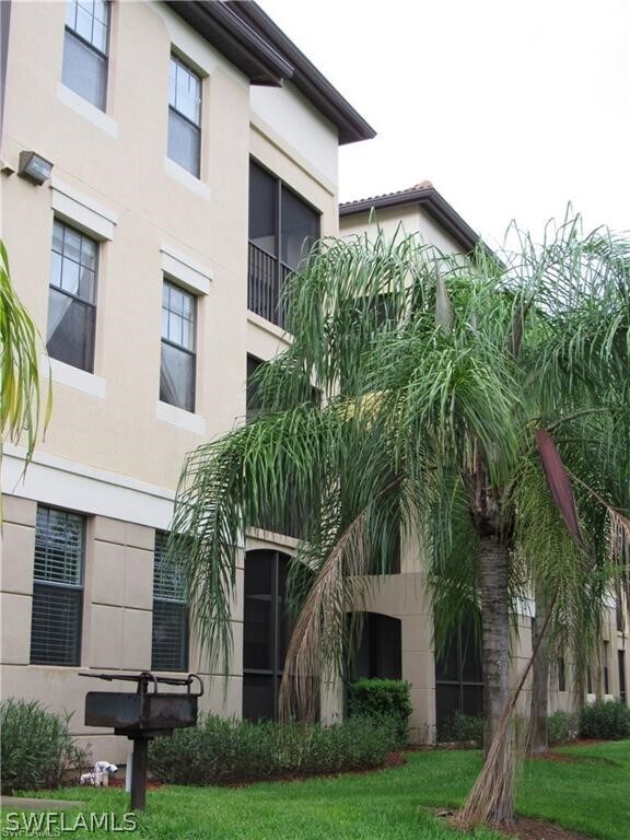 12936 Violino Ln in Naples, FL - Foto de edificio - Building Photo